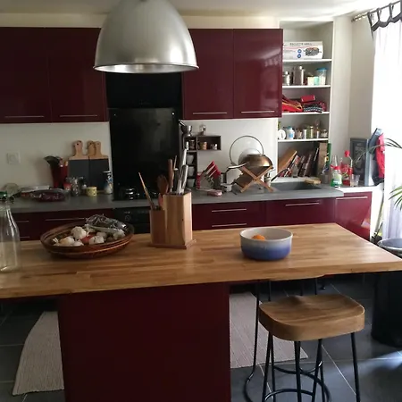 Chez Valerie منزل للإقامة *