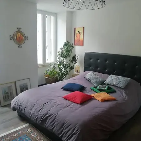Chez Valerie منزل للإقامة *