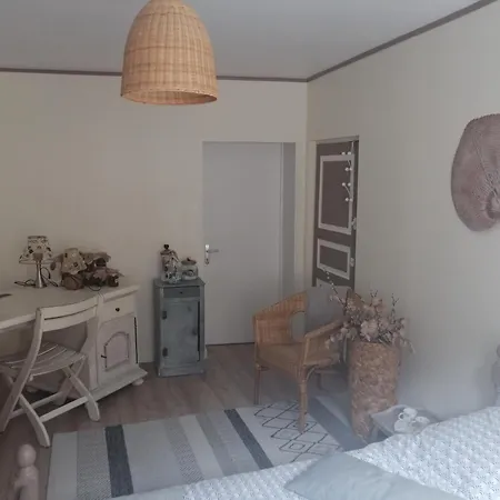 Chez Valerie آي-شامبانيا